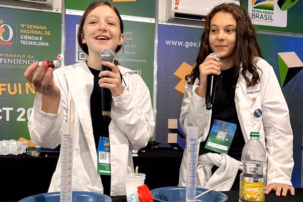 Irmãs Big Bang: cientistas mirins de SP ganham prêmio internacional