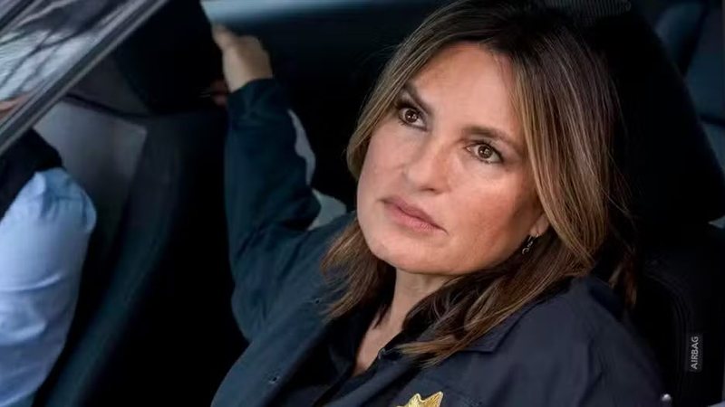 Atriz revela que foi esquecida, aos 3 anos, nas ferragens de acidente de carro que matou sua mãe