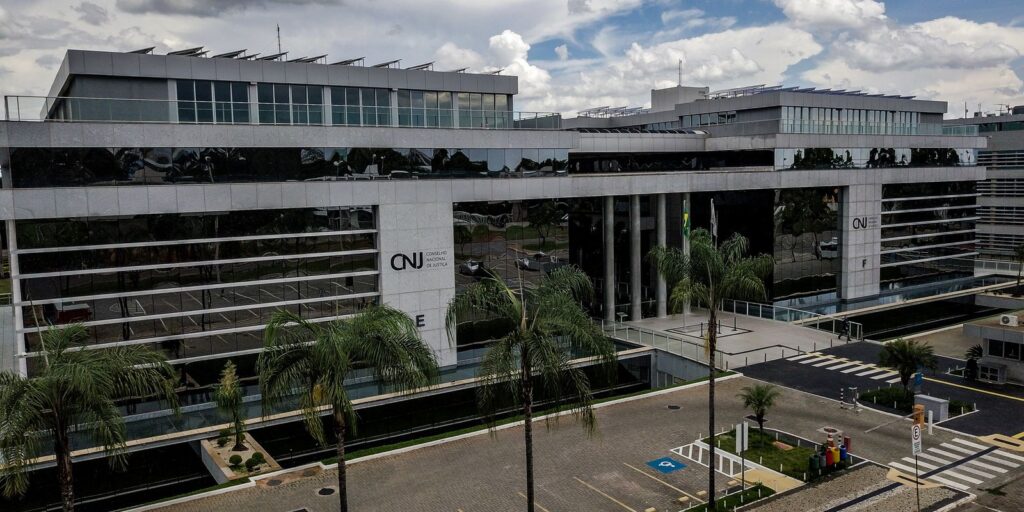 CNJ suspende promoção de juiz e diz que vaga deveria ser para mulher