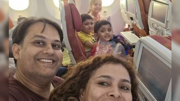 Homem tira foto da família que se mudaria para Reino Unido pouco antes de morrerem em voo da Air India