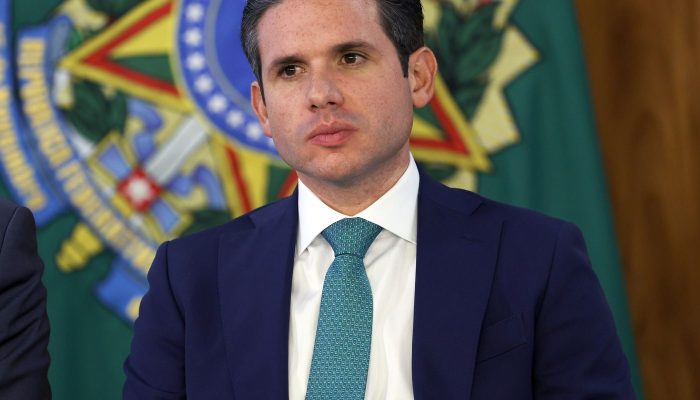 Hugo Motta diz que não vai ceder à chantagem para pautar anistia