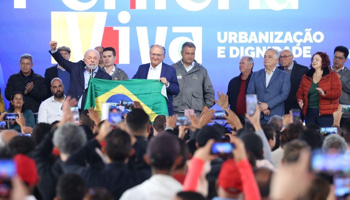 Lula anuncia programa que investirá R$ 4,67 bilhões em bairros pobres