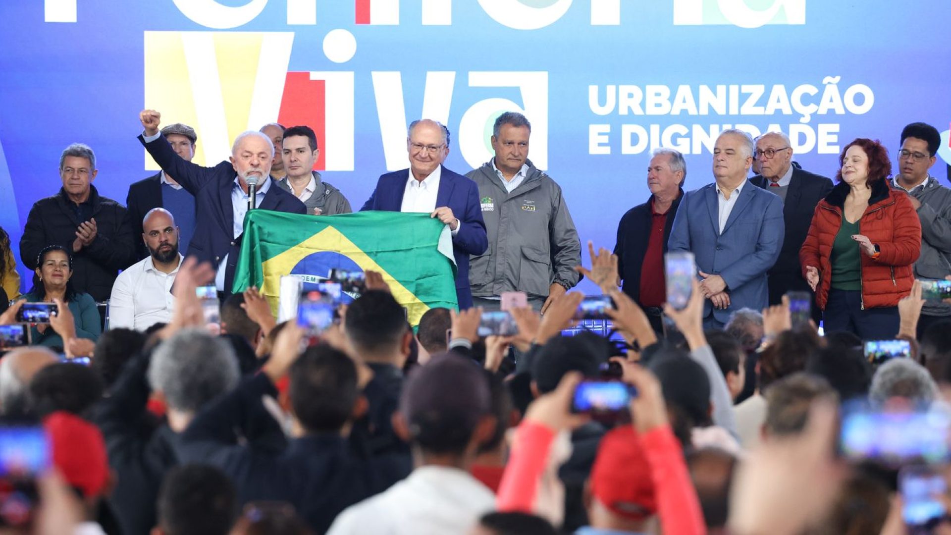 Lula anuncia programa que investirá R$ 4,67 bilhões em bairros pobres