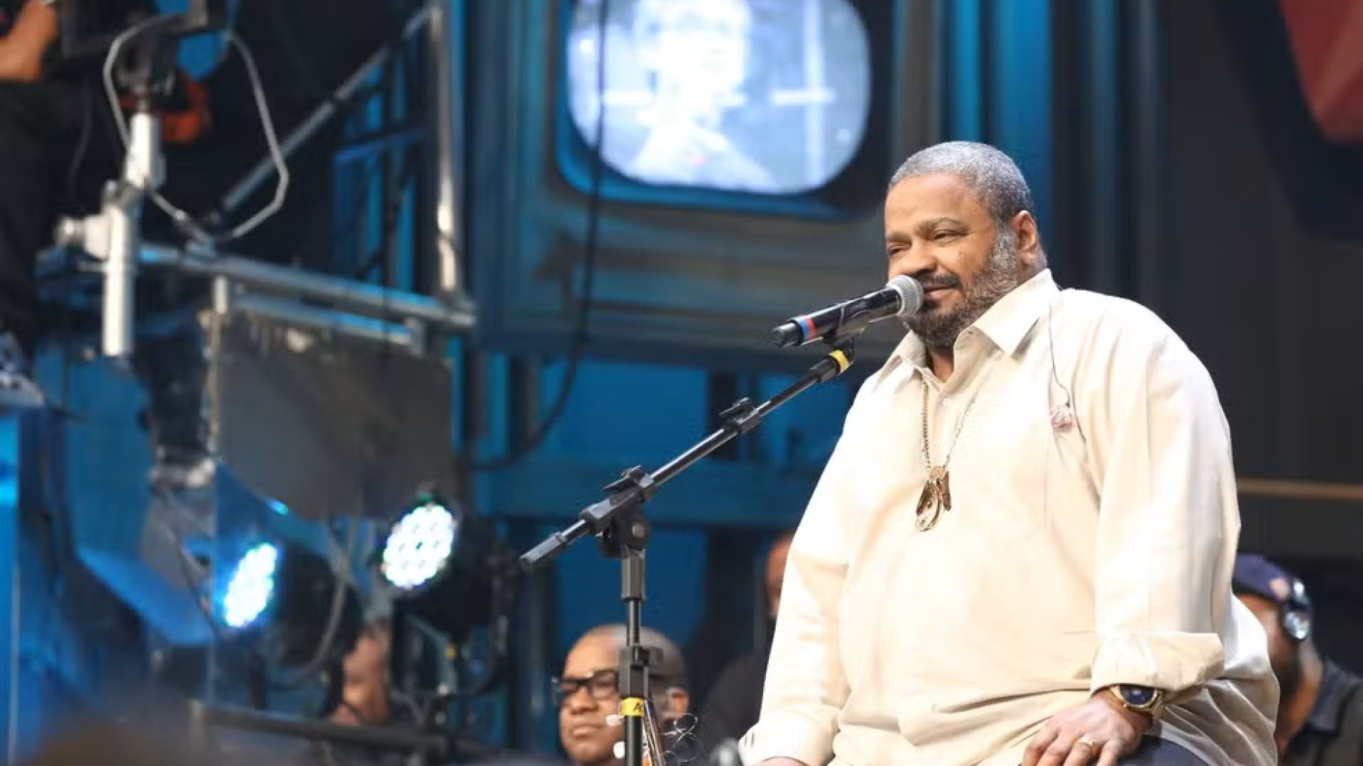 Arlindo Cruz no 'Altas Horas', da TV Globo — Foto: Carol Caminha/Globo
