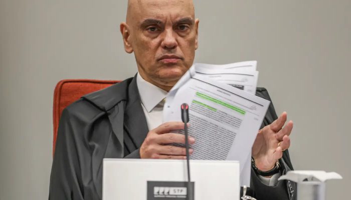 Moraes diz que defesa de Bolsonaro poderá acompanhar acareação de Cid