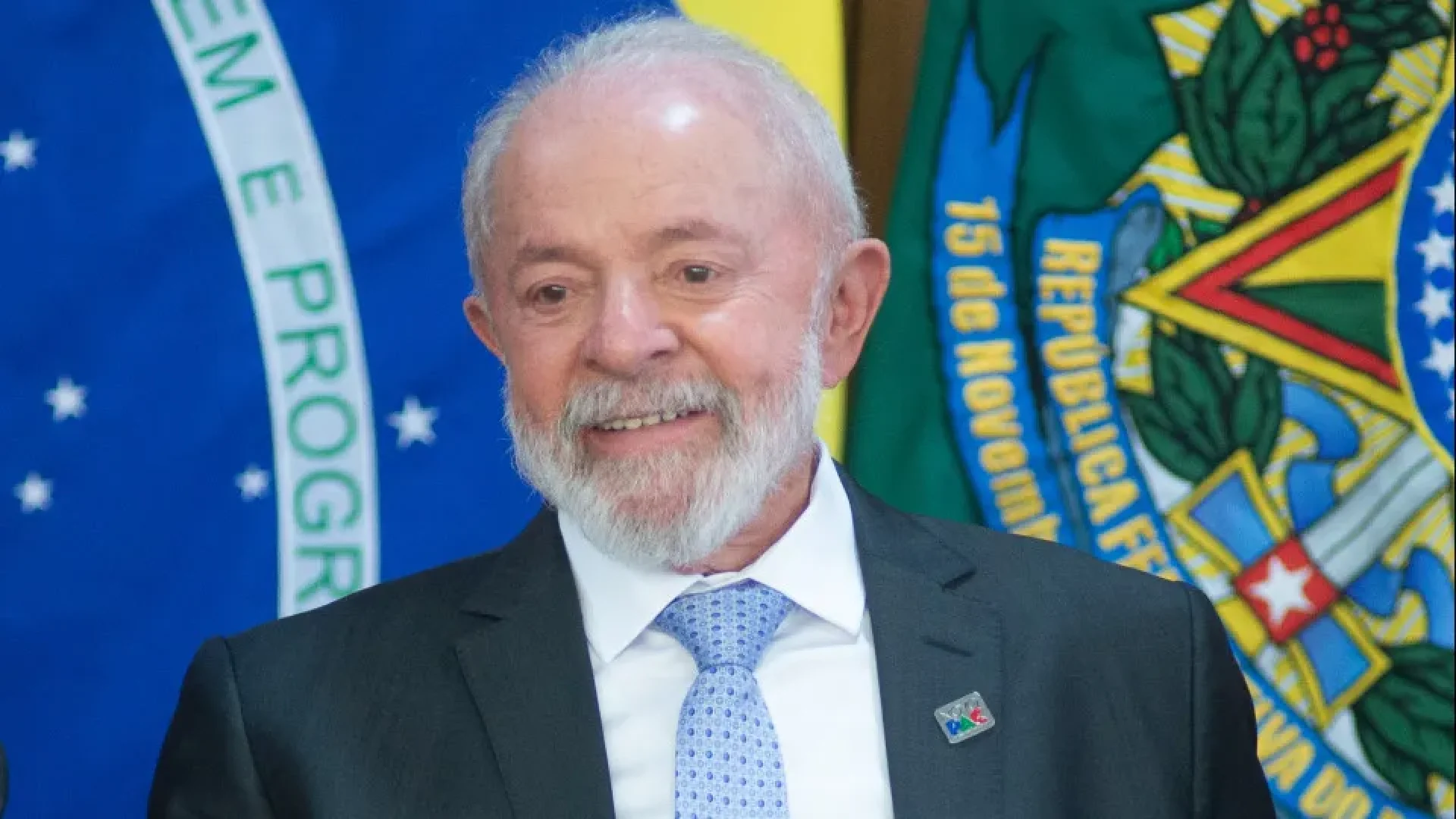 Lula anuncia R$ 9,7 bilhões para o transporte público