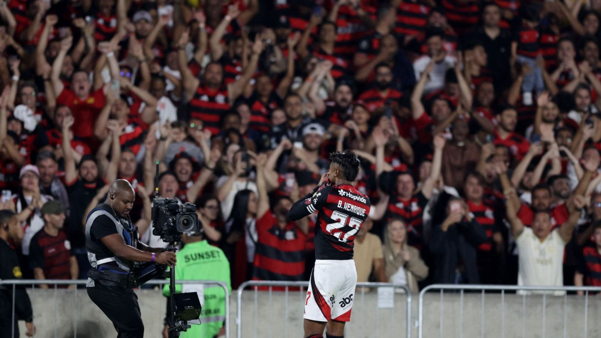 Fla vence e abre vantagem sobre Inter nas oitavas da Libertadores
