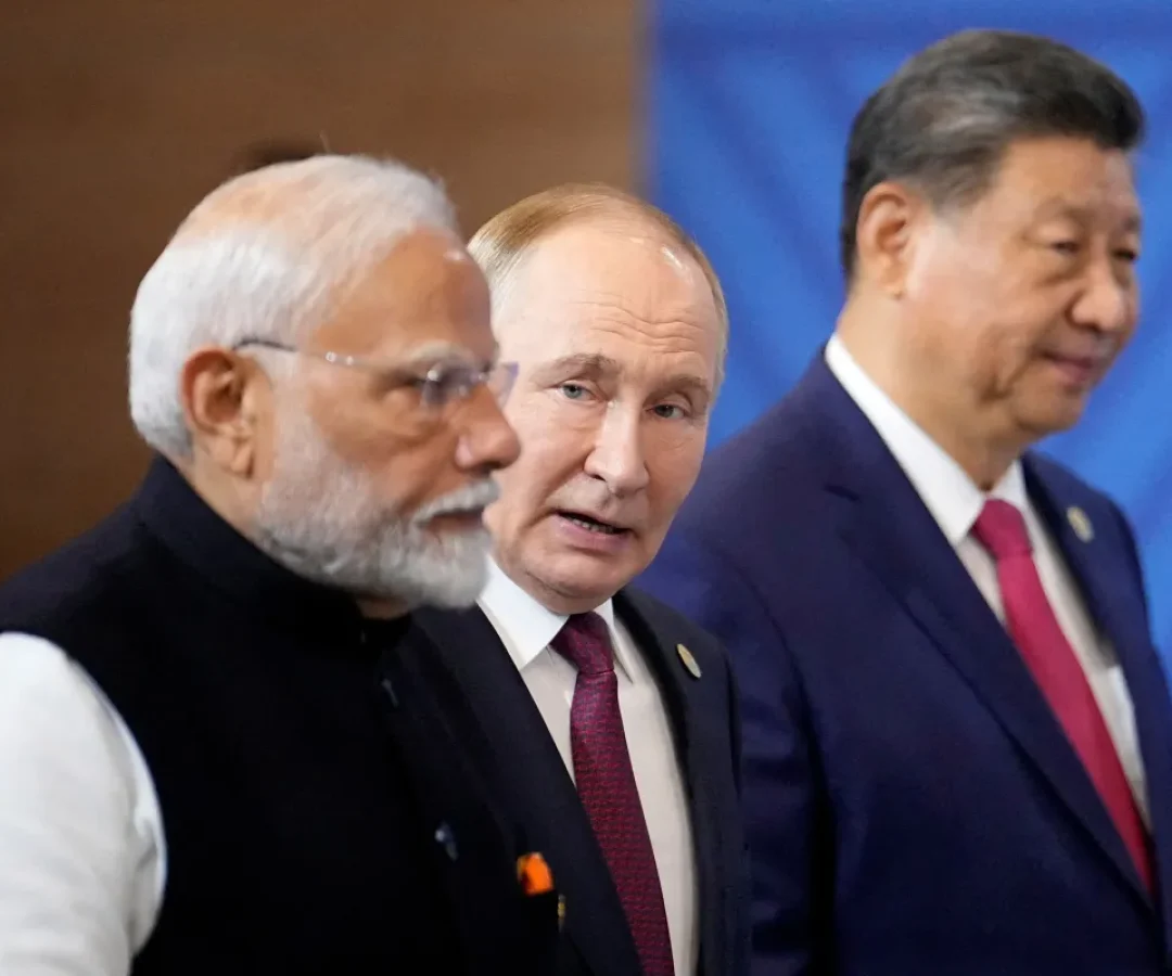 Narendra Modi, Vladimir Putin e Xi Jinping em Kazan, na Rússia 23/10/2024 Alexander Zemlianichenko/Pool via REUTERS  • Reuters