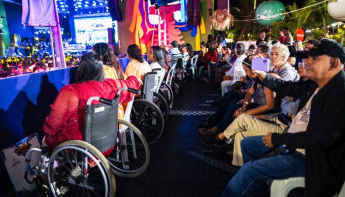 Camarote PCD garante estrutura acessível e confortável para pessoas com deficiência aproveitarem o São João Massayó com segurança. Foto: Alisson Frazão/ Secom Maceió