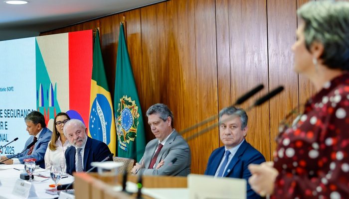 Combate à fome precisa de sensibilidade e política de Estado, diz Lula