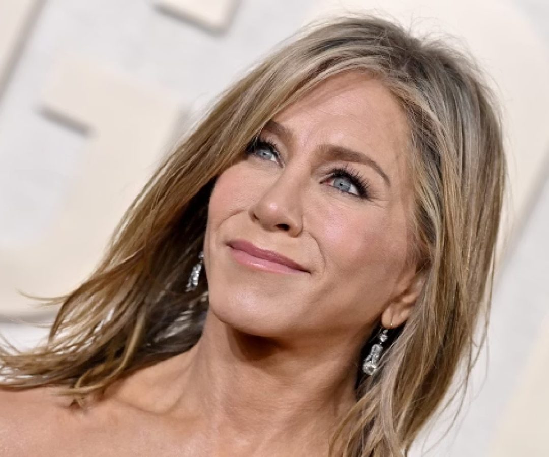 Jennifer Aniston assume novo romance após boatos de affair com Obama