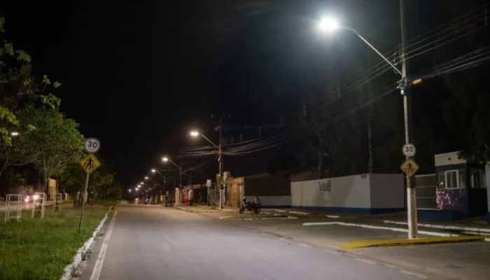 A ação criminosa ocorreu após a vítima parar em um ponto de ônibus no Conjunto Aprígio Vilela.. Assessoria