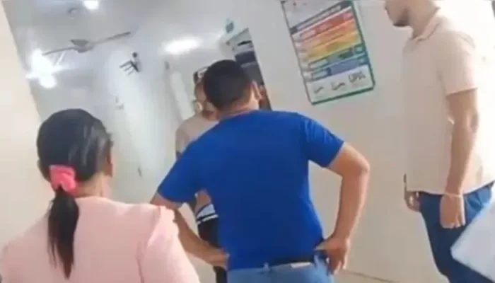 Homem fica com cenoura presa no ânus. Reprodução