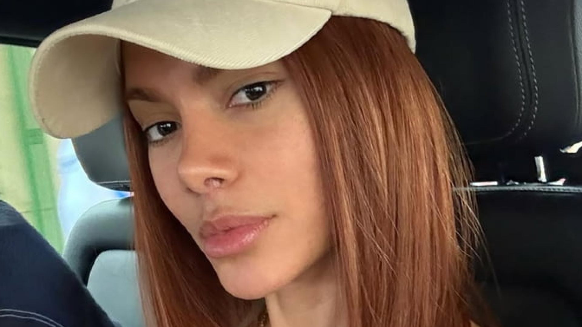 Anitta noiva? Cantor internacional exibe anel e fala de casamento; confira foto