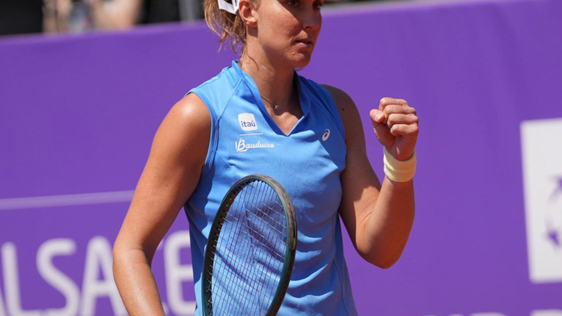 Bia Haddad avança às oitavas de final de torneio WTA 500 na Alemanha