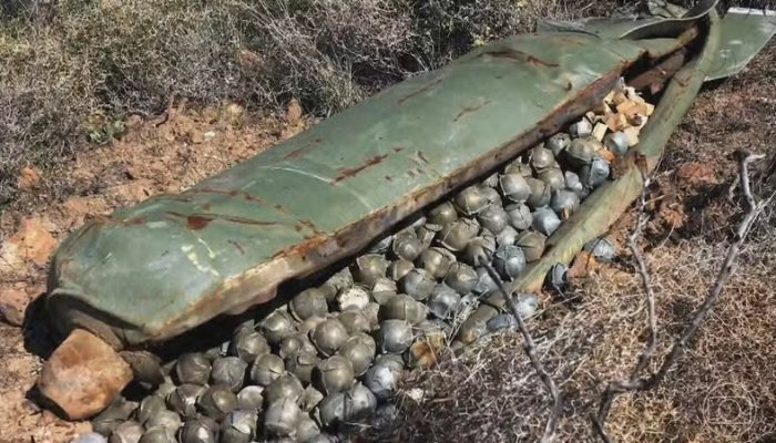 O que são as bombas de fragmentação que Israel diz terem sido usadas pelo Irã