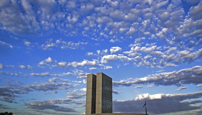 Câmara pauta votação do decreto do IOF; Senado avalia CPMI do INSS