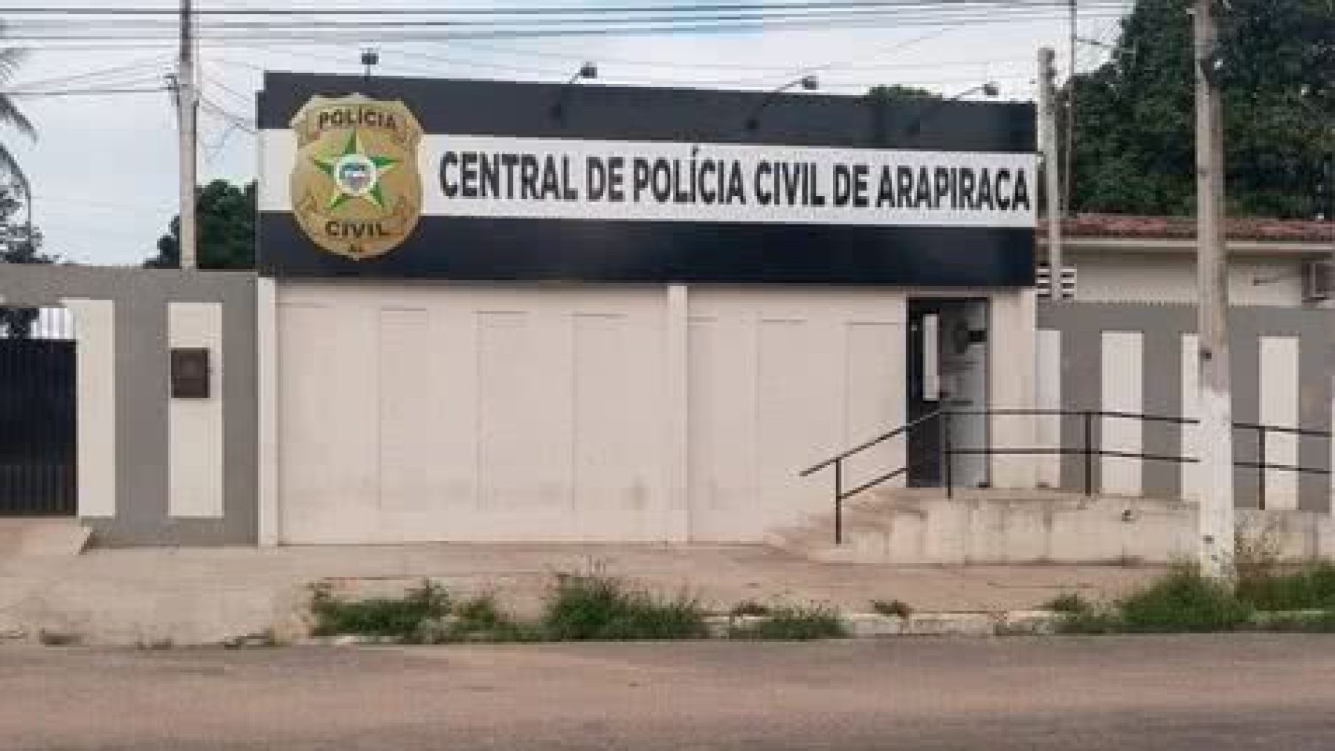 mulher invade casa de "ex-amante" e é presa ao desacatar policiais