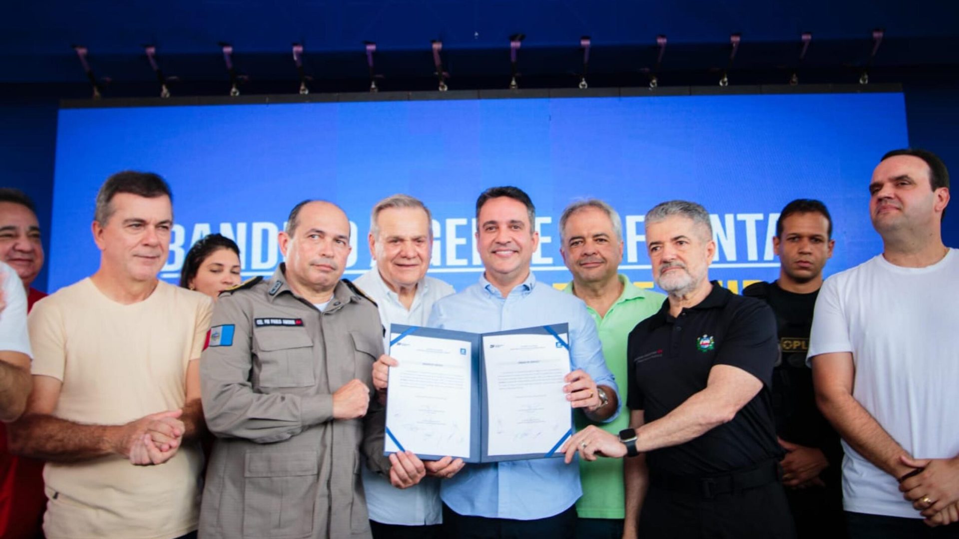 Governador assinou ordem de serviço para construção da nova base da Oplit. Foto: Pei Fon