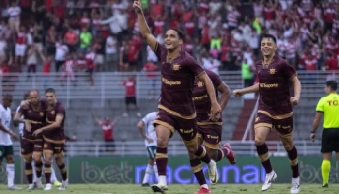 CRB se impõe em casa e bate líder Goiás na Série B, 2x0