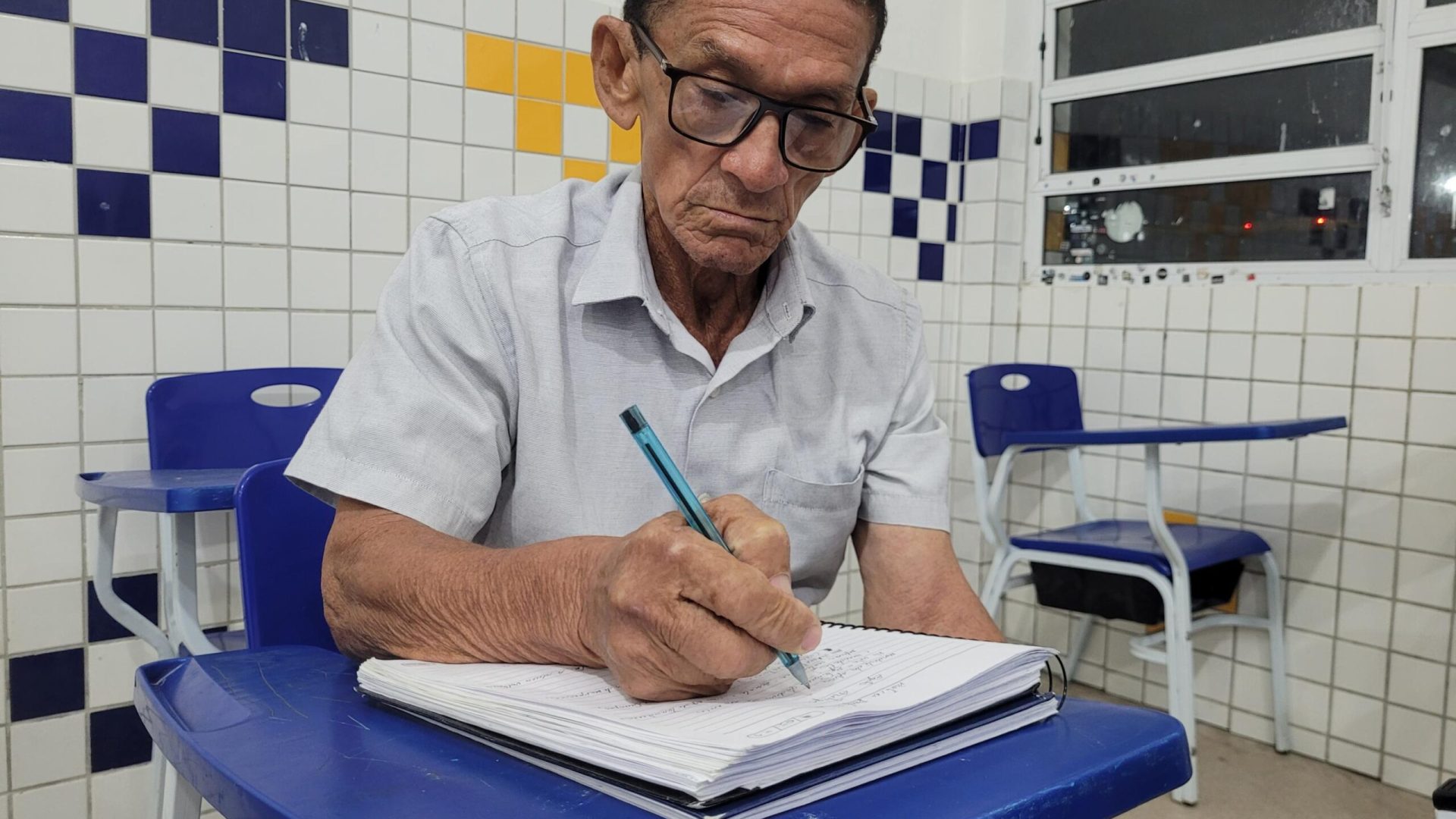 Exame ajuda a retomar a escolaridade de jovens e adultos. Foto: Ana Paula Lins / Ascom Seduc
