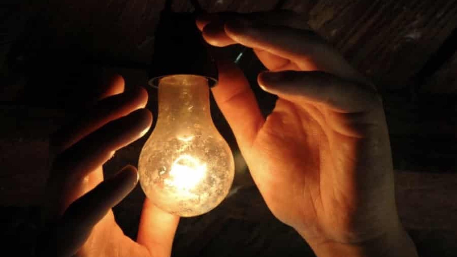 energia-luz-conta-de-energia-aneel.jpg