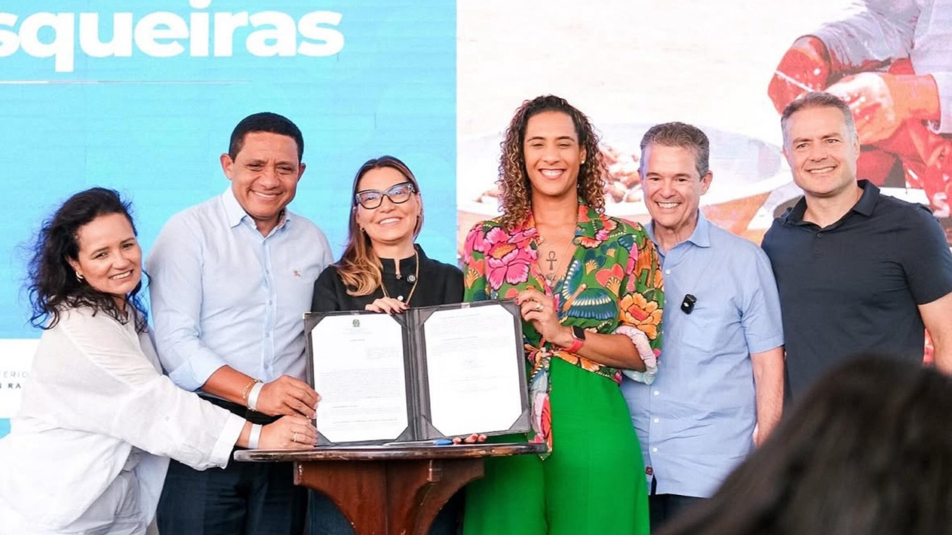 Durante o encontro com as marisqueiras, Alagoas firmou importantes termos de adesão a políticas nacionais - Ascom Seplag