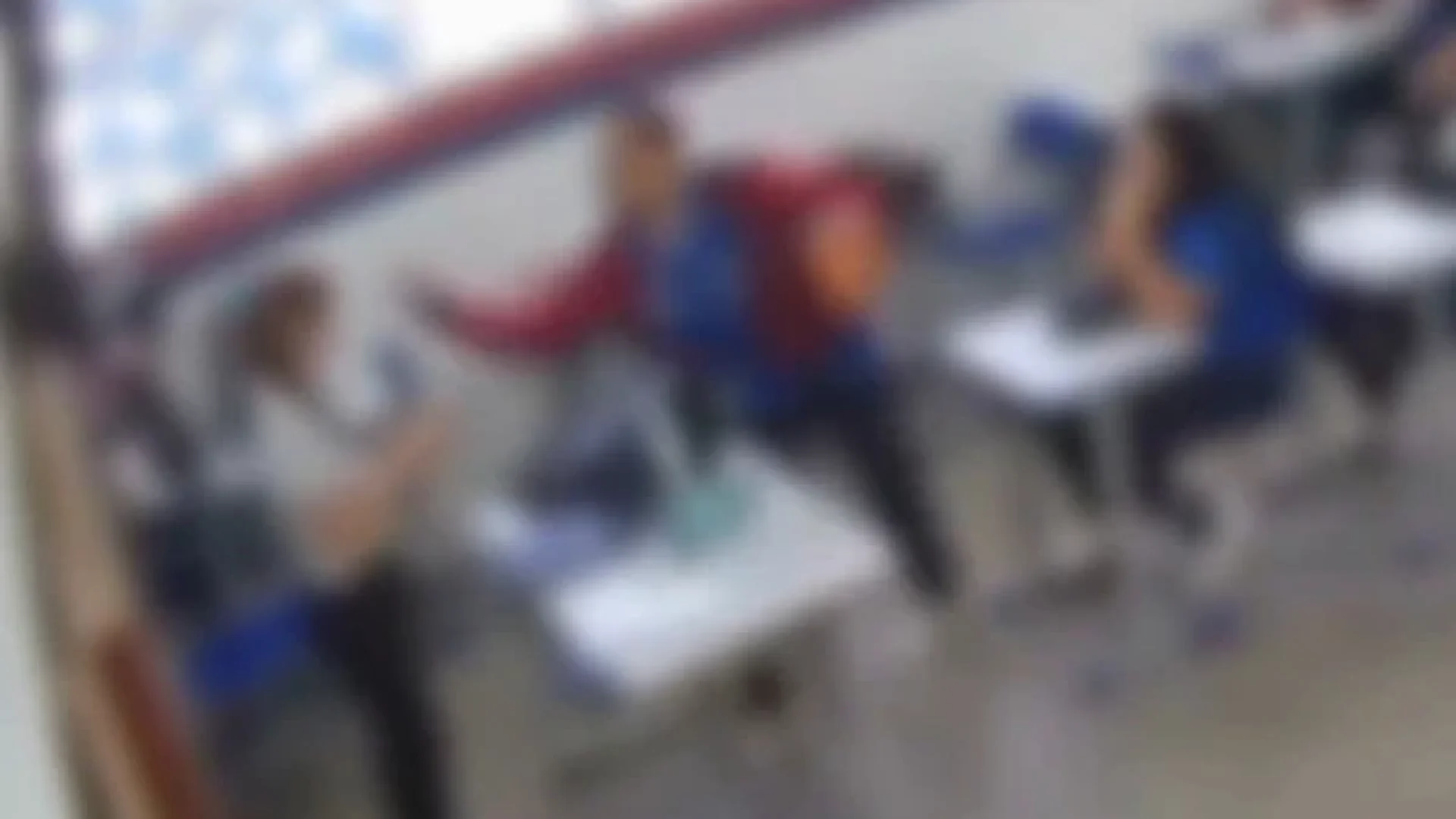 Aluno dá tapa na cara de professora após chegar atrasado na aula - Foto: Reprodução