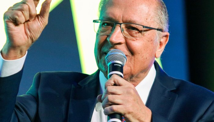 Plano de contingência ao tarifaço deve sair até terça, diz Alckmin