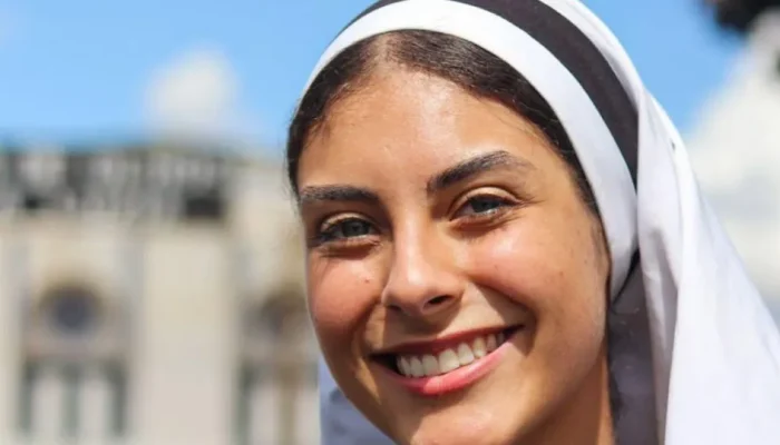"Já fui miss": freira brasileira viraliza na internet devido à sua beleza