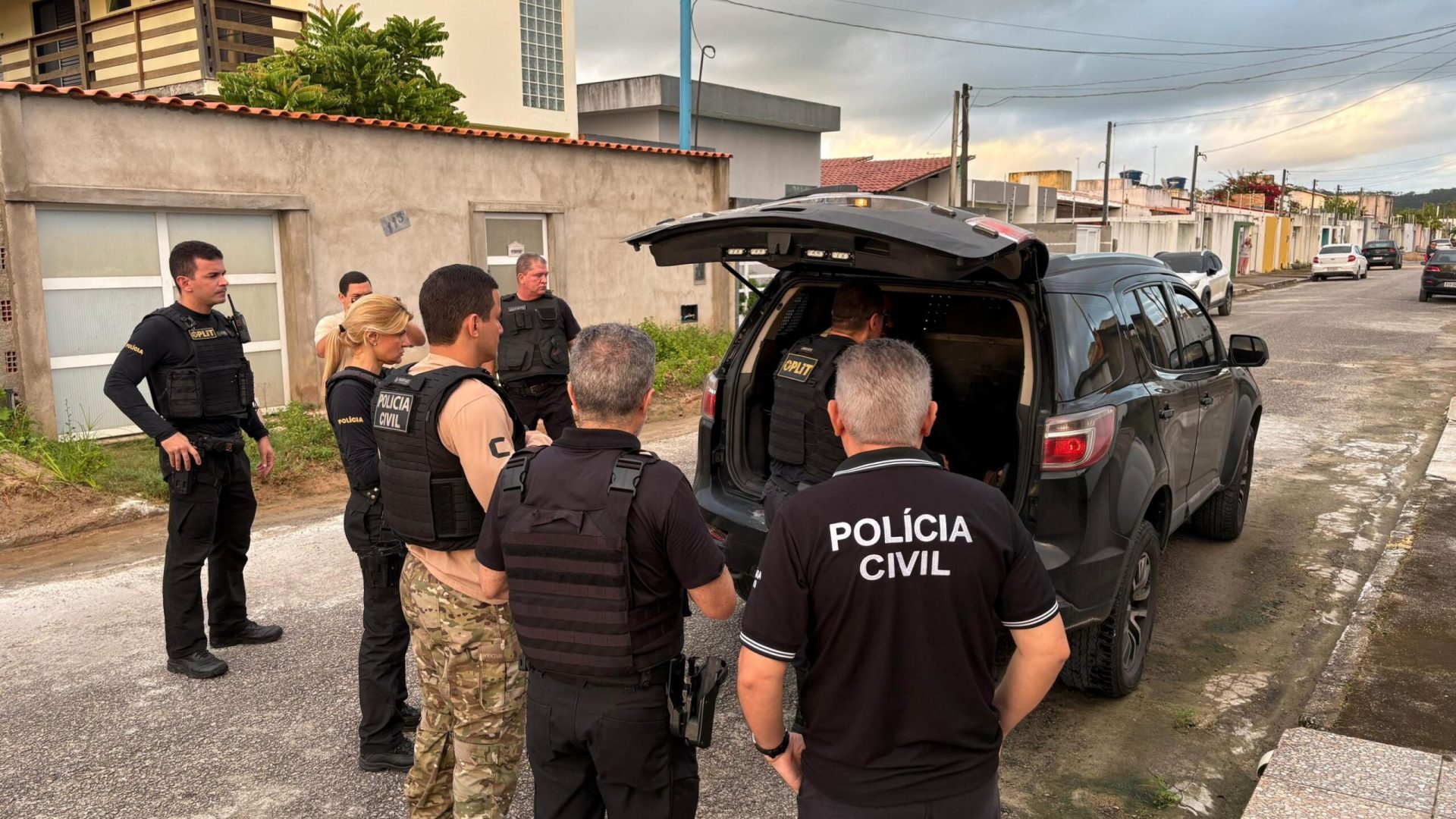 Durante a operação, foram cumpridos mandados de prisão, busca e apreensão. Foto: Ascom PC