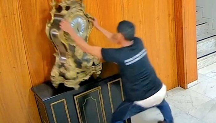Justiça solta homem que quebrou relógio histórico em atos golpistas