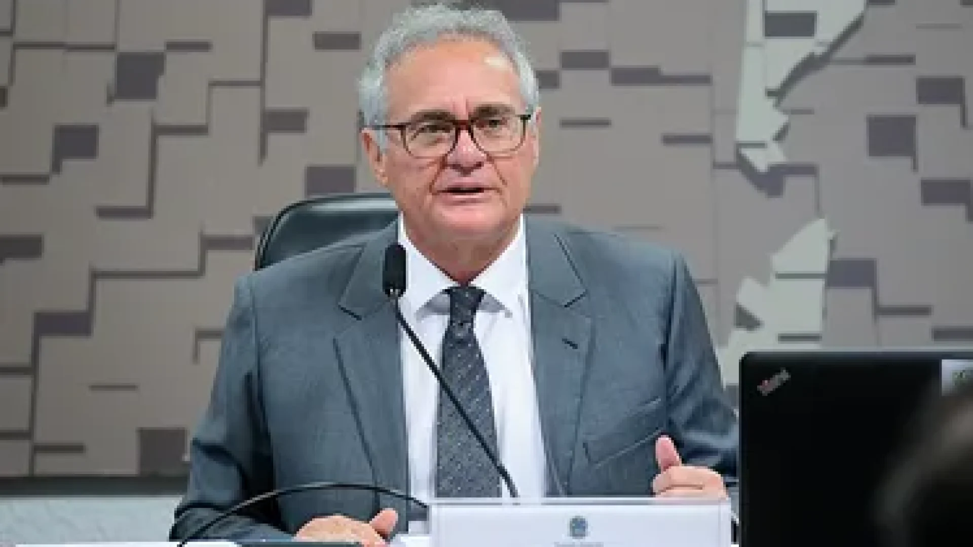 Senador Renan Calheiros presta solidariedade a Aleandre Moraes. - Foto: Reprodução
