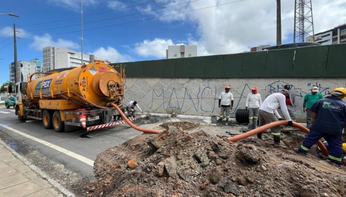 Viaduto João Lyra passa por obra de drenagem e trânsito é afetado nesta quarta (18)