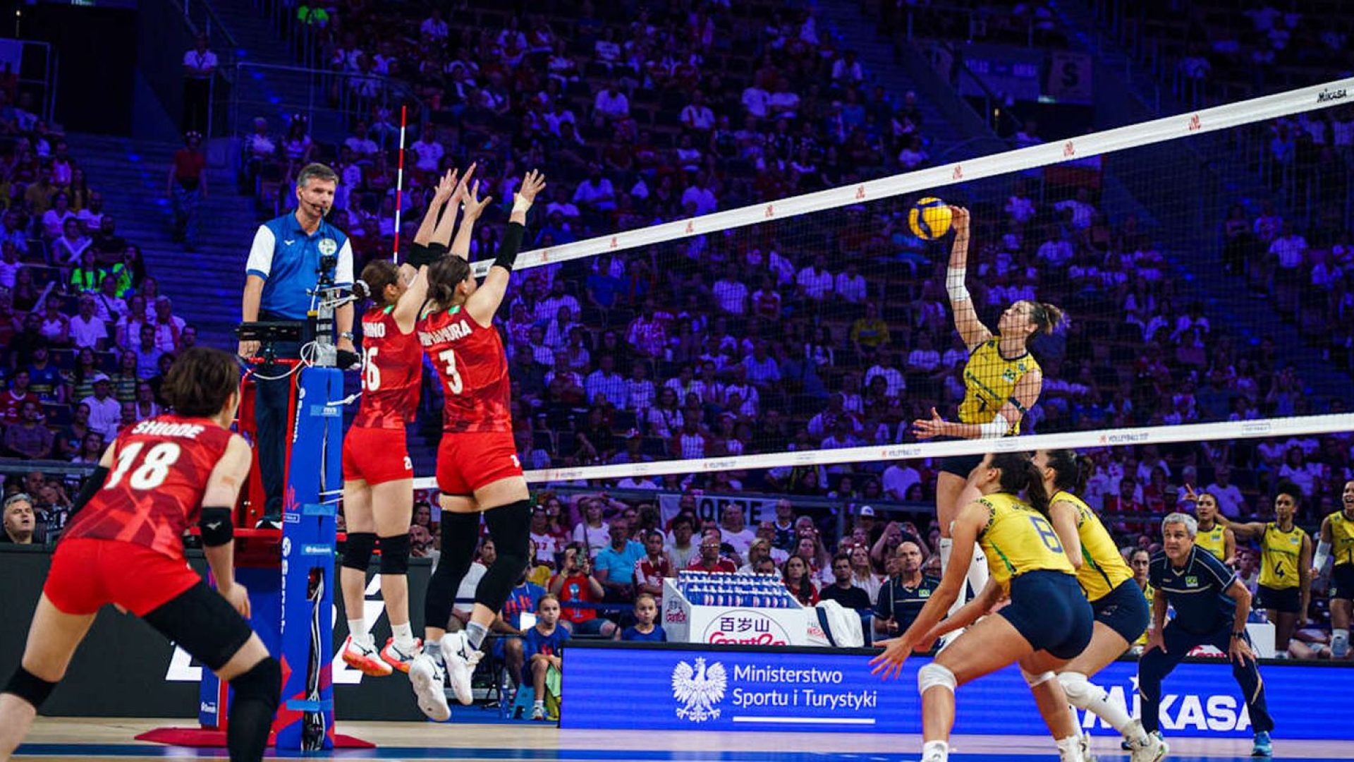 Brasil vira sobre o Japão e alcança final da Liga das Nações de vôlei